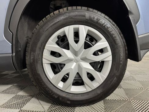 Used 2024 Toyota Corolla Cross L image 39