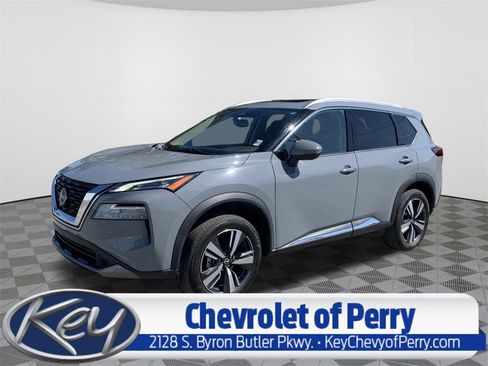 Used 2023 Nissan Rogue SL image 1