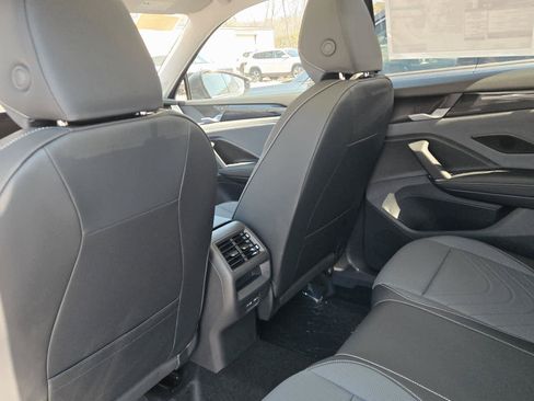 New 2026 Volkswagen Tiguan SE AWD/4WD image 10
