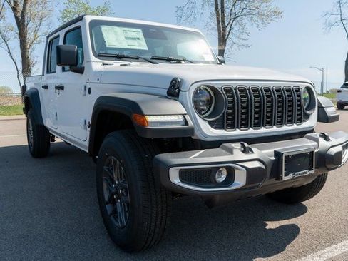 New 2026 Jeep Gladiator Sport AWD/4WD image 4