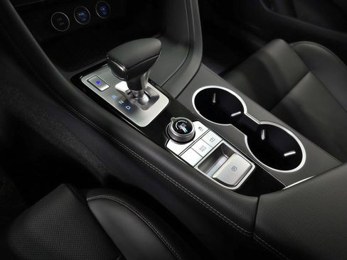 Used 2026 Genesis G70 2.5T image 22