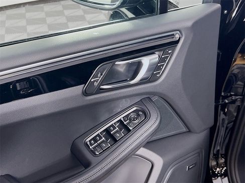 New 2026 Porsche Macan image 20