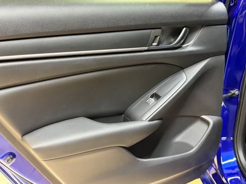 Used 2020 Honda Accord Sport image 32