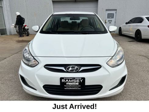 Used 2014 Hyundai Accent GLS image 9