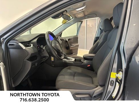 Used 2023 Toyota RAV4 LE image 17