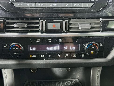 Used 2023 Nissan Pathfinder SV AWD/4WD image 24
