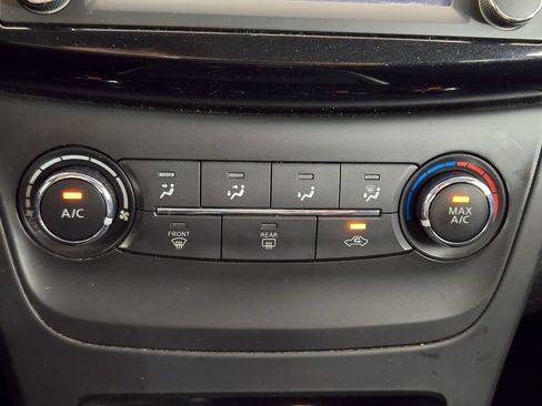Used 2016 Nissan Sentra SV w/ Driver's Assist Package FWD image 19