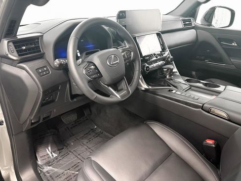 New 2025 Lexus LX 600 4WD w/ Premium Package image 5