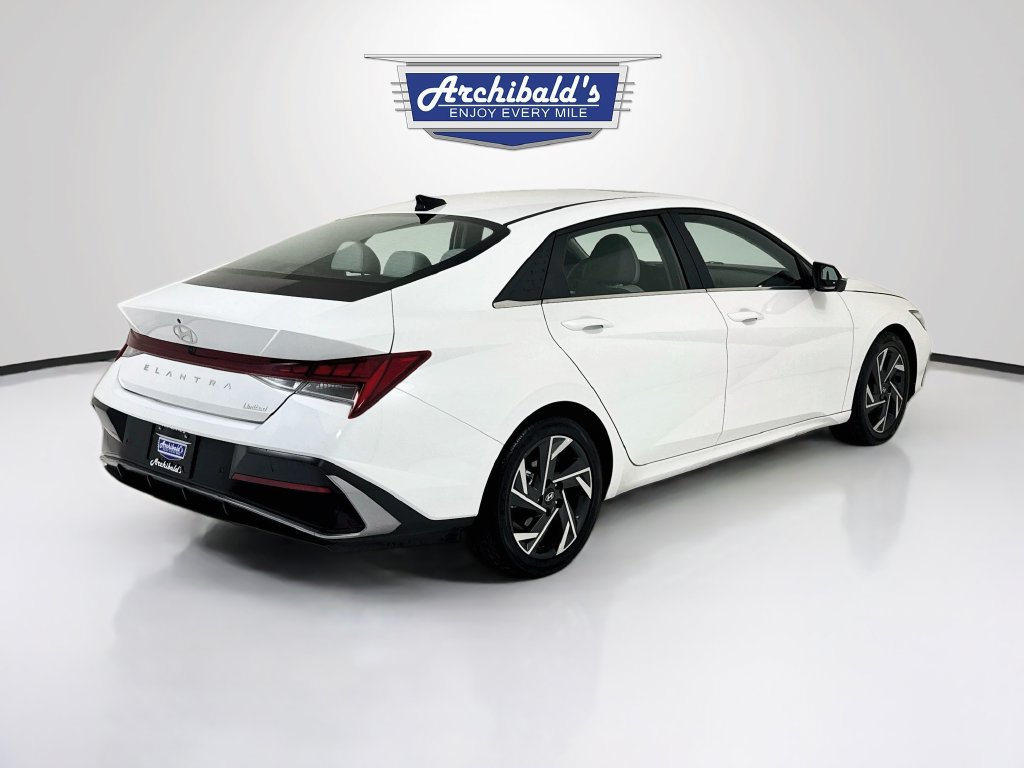 Used 2024 Hyundai Elantra Limited FWD image 8