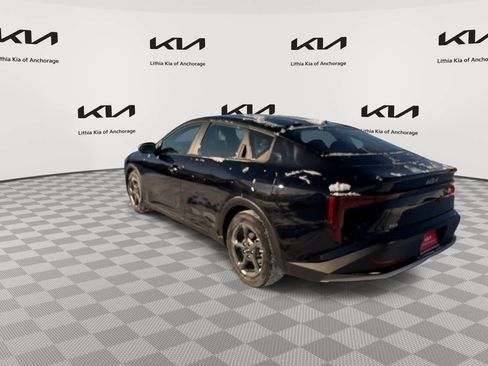 Used 2025 Kia K4 LXS image 7