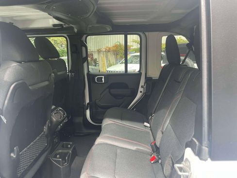 Used 2024 Jeep Wrangler Unlimited Rubicon image 12