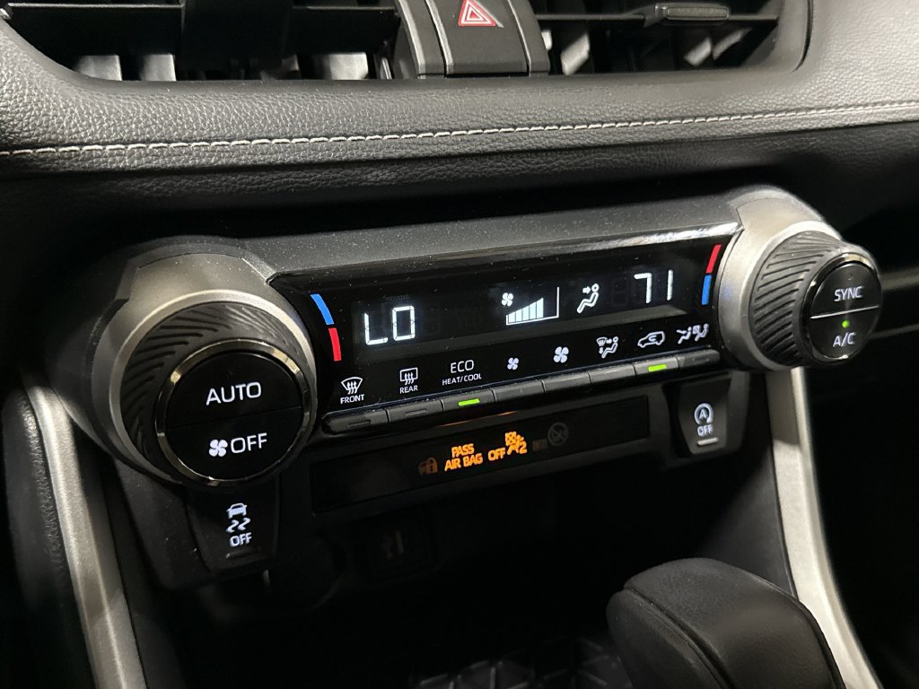 Used 2025 Toyota RAV4 XLE FWD image 16