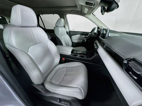 Certified 2025 Honda Pilot Touring image 31