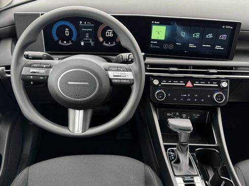 New 2025 Hyundai Tucson SEL image 17