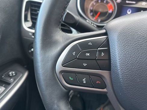 Used 2019 Jeep Cherokee Limited AWD/4WD image 25