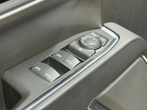 Used 2022 Chevrolet Silverado 1500 LT image 24