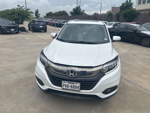 Used 2021 Honda HR-V EX image 3