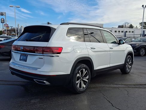 Certified 2024 Volkswagen Atlas SE image 6