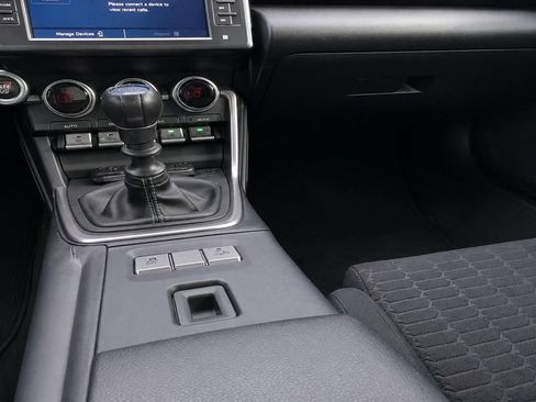 Used 2022 Toyota GR86 w/ ALL Weather Mat Package (TMS) RWD image 22