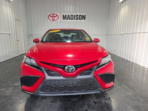 Used 2023 Toyota Camry SE image 5
