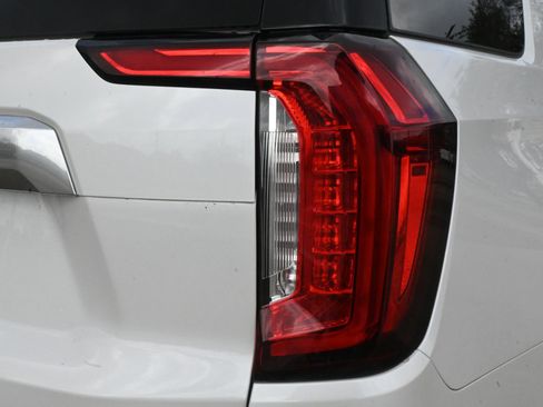 Used 2021 GMC Yukon Denali w/ LPO, Illumination Package image 23