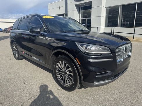 Used 2022 Lincoln Aviator Reserve w/ Elements Package Plus image 2