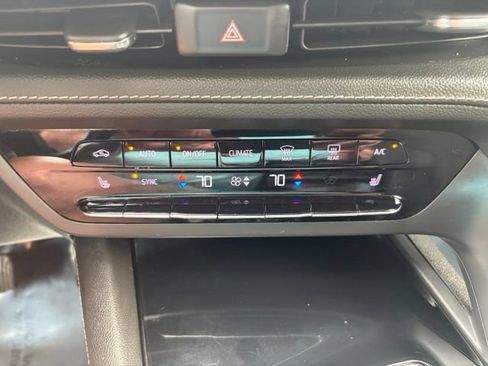 Used 2022 Buick Envision Preferred FWD image 28