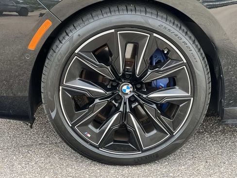 Used 2023 BMW i7 xDrive60 AWD/4WD image 15