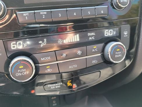 Used 2018 Nissan Rogue Sport SV w/ SV All-Weather Package AWD/4WD image 22