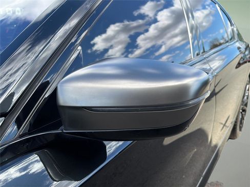 Used 2020 BMW M760i xDrive w/ Luxury Rear Seating Package image 11