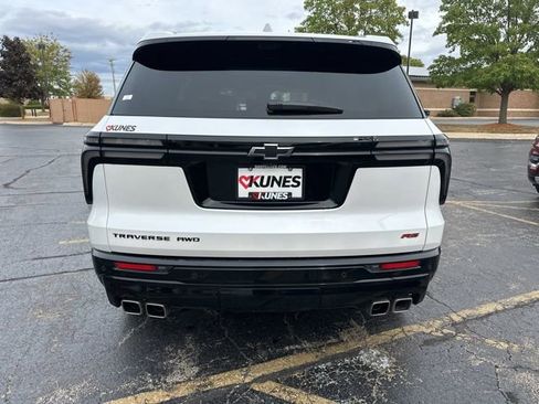 Used 2024 Chevrolet Traverse RS image 13