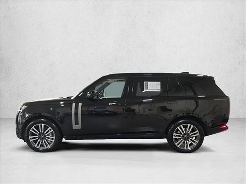 Used 2023 Land Rover Range Rover Long Wheelbase SE image 8