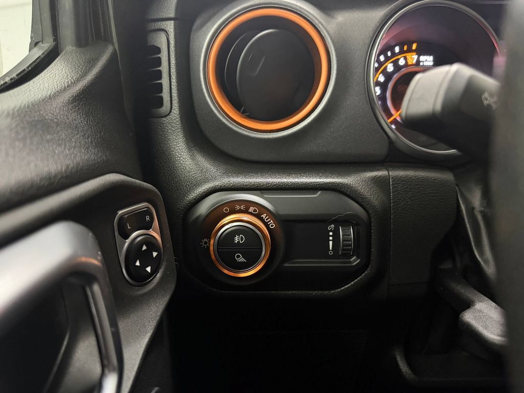 Used 2023 Jeep Gladiator Mojave w/ Cold Weather Group AWD/4WD image 19