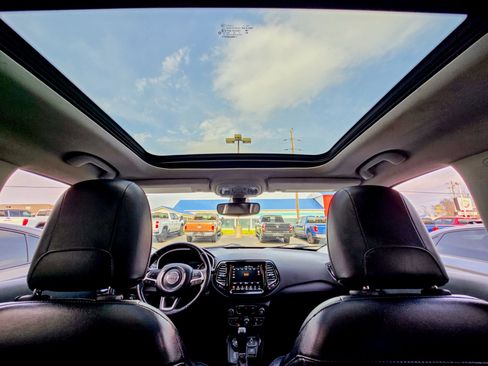 Used 2018 Jeep Compass Limited w/ Navigation Group image 2