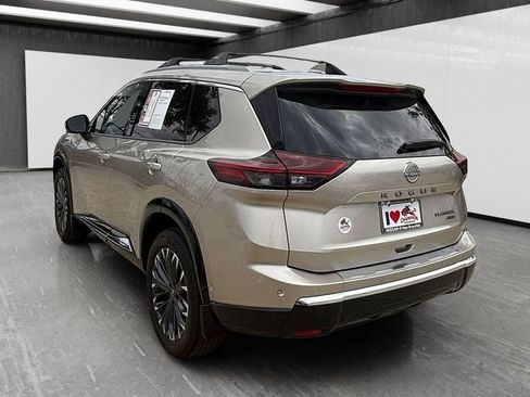 Used 2026 Nissan Rogue Platinum w/ Platinum Premium Package AWD/4WD image 3