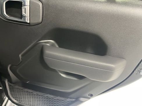 New 2026 Jeep Gladiator Sport AWD/4WD image 21