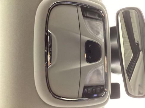 Used 2022 Jeep Cherokee Limited image 22