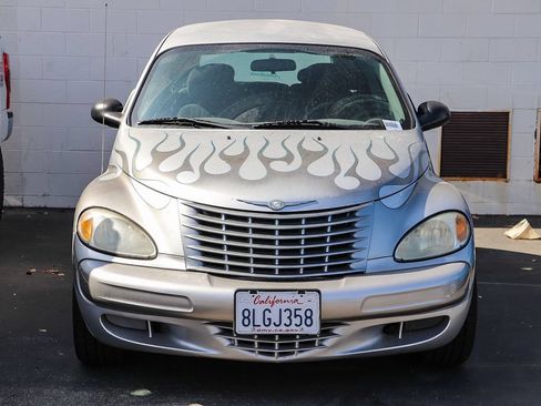 Used 2005 Chrysler PT Cruiser FWD image 2