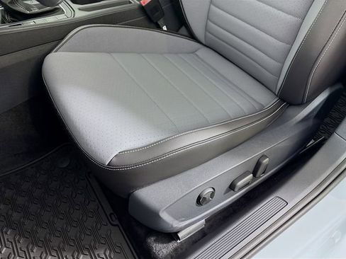 New 2026 Volkswagen Jetta SE FWD image 19