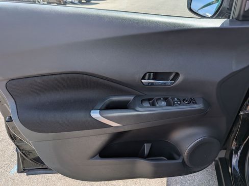 Used 2021 Nissan Kicks SV FWD image 14