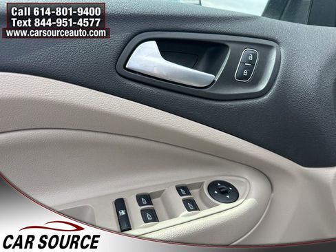 Used 2017 Ford Escape SE FWD image 12