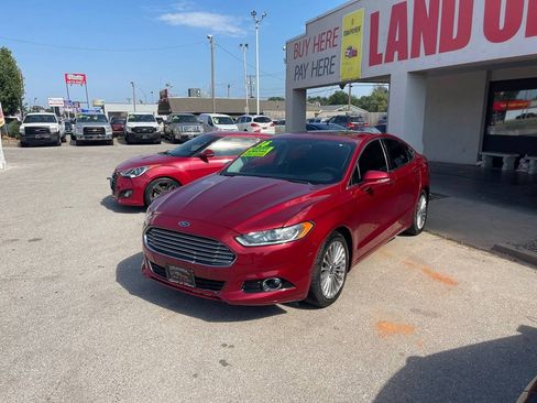Used 2016 Ford Fusion Titanium image 2