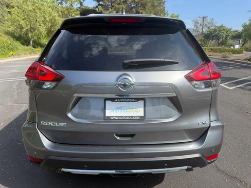 Used 2019 Nissan Rogue SV FWD image 4