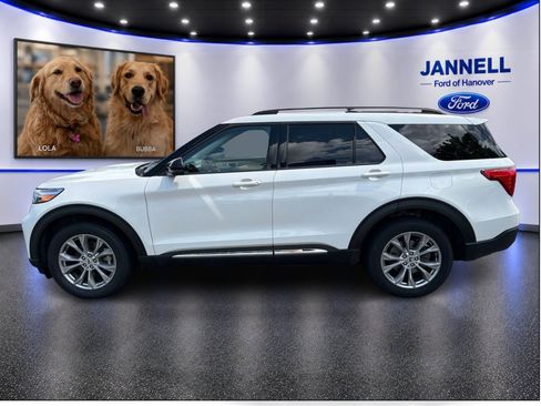 Used 2024 Ford Explorer XLT w/ Equipment Group 202A AWD/4WD image 9