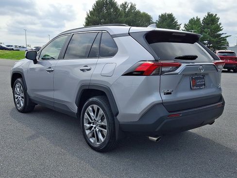 Certified 2022 Toyota RAV4 XLE Premium AWD/4WD image 5