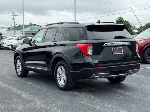Used 2022 Ford Explorer XLT w/ Equipment Group 202A AWD/4WD image 7