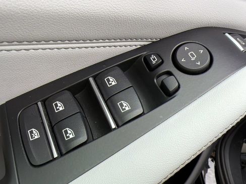 Used 2024 BMW X5 M60i AWD/4WD image 20