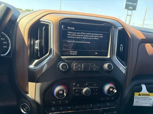 Used 2022 Chevrolet Silverado 2500 High Country w/ Z71 Off-Road Package AWD/4WD image 18