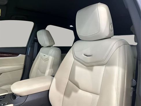 Used 2018 Cadillac XT5 Premium Luxury AWD/4WD image 12
