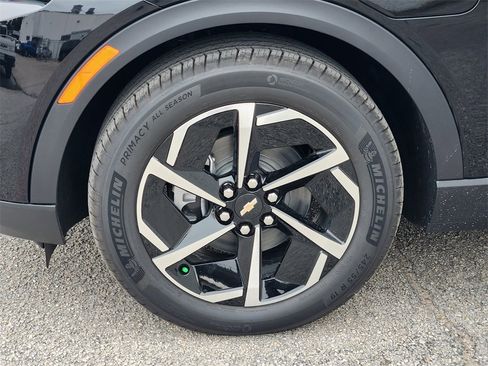 New 2026 Chevrolet Equinox EV LT image 8